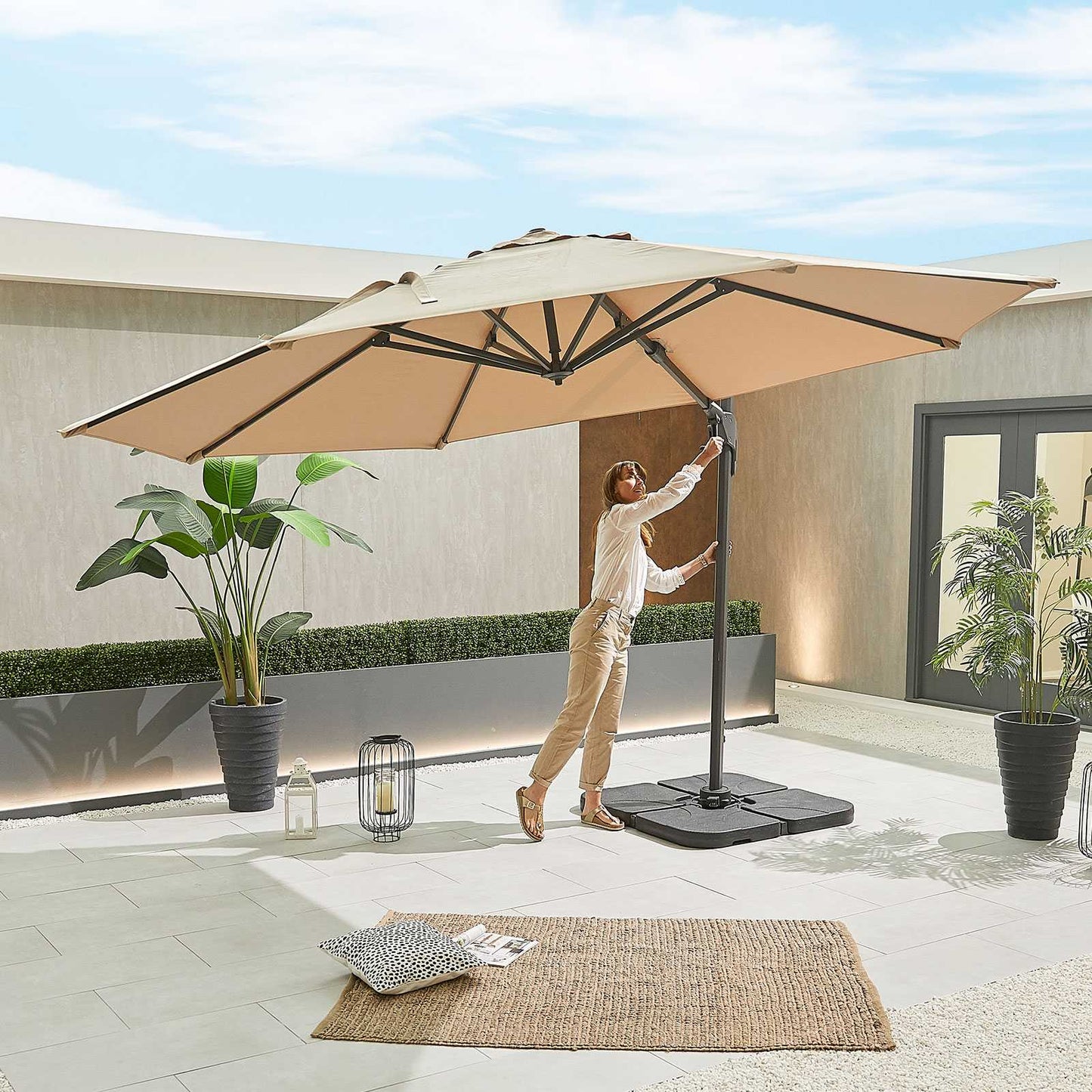 Nova - Genesis 3.5m Round Cantilever Parasol - Beige