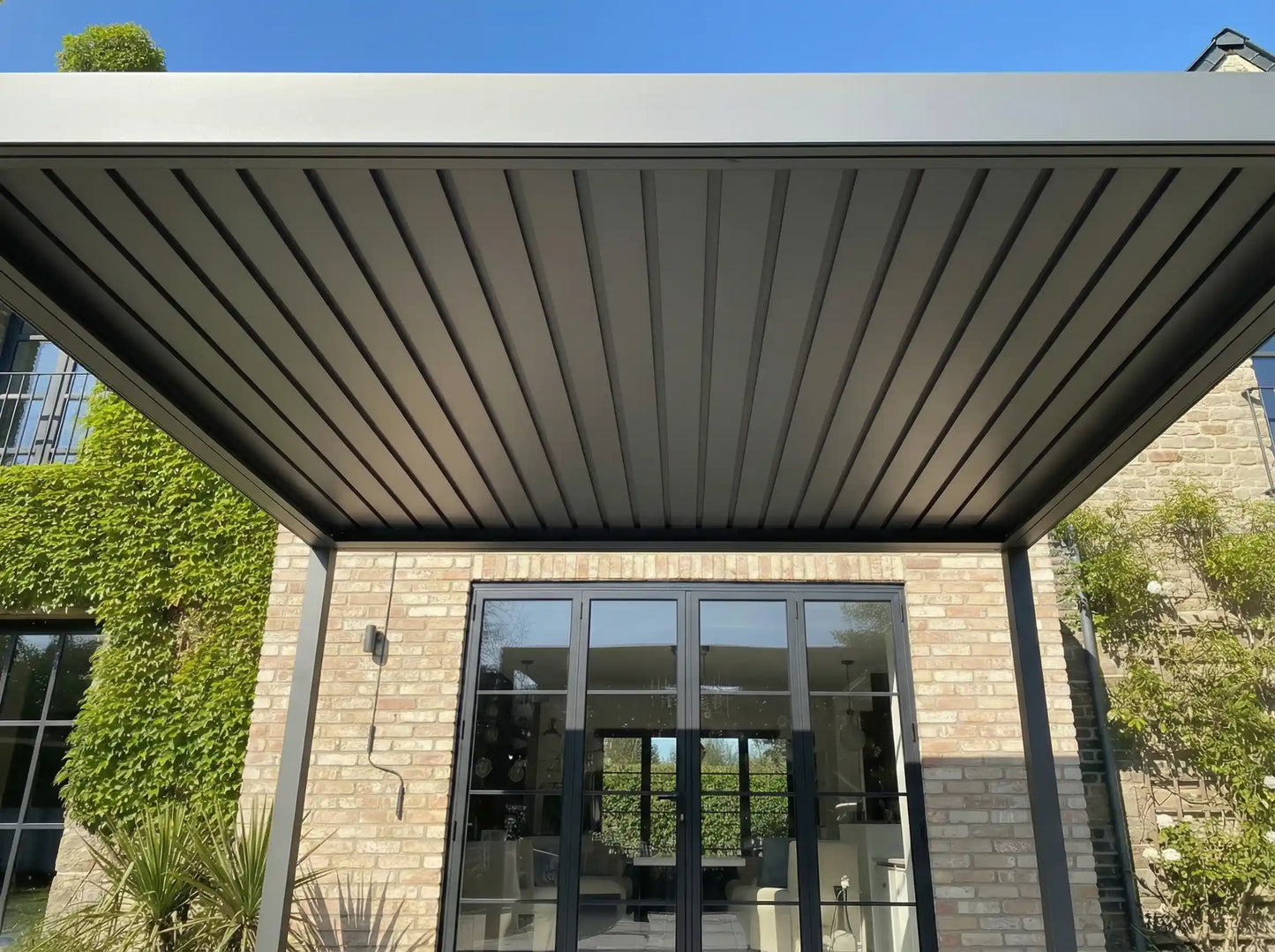 Chimes - Rivaro Deluxe 6m x 3m Motorised Aluminium Pergola with Solar LEDs