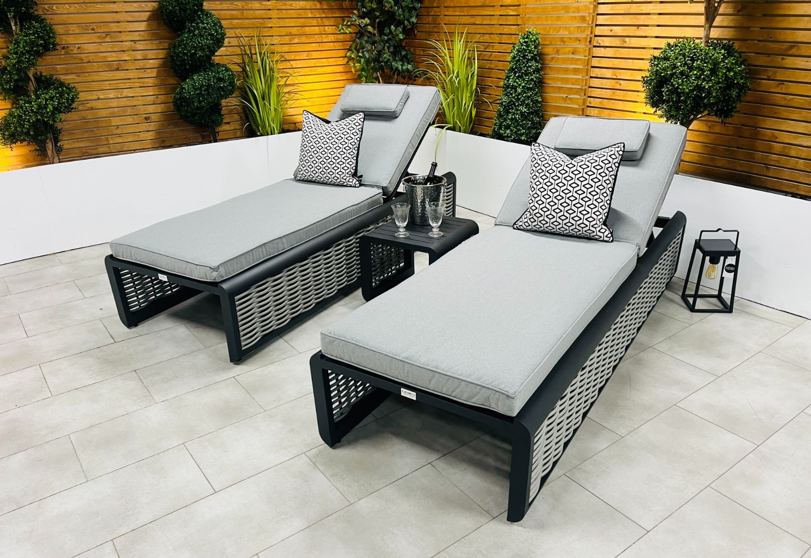 Aluminium Lounge Sets header banner