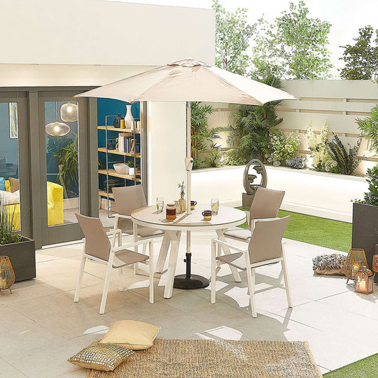 Everything You Need to Know About Choosing a Parasol Base: Size, Weight, Stability