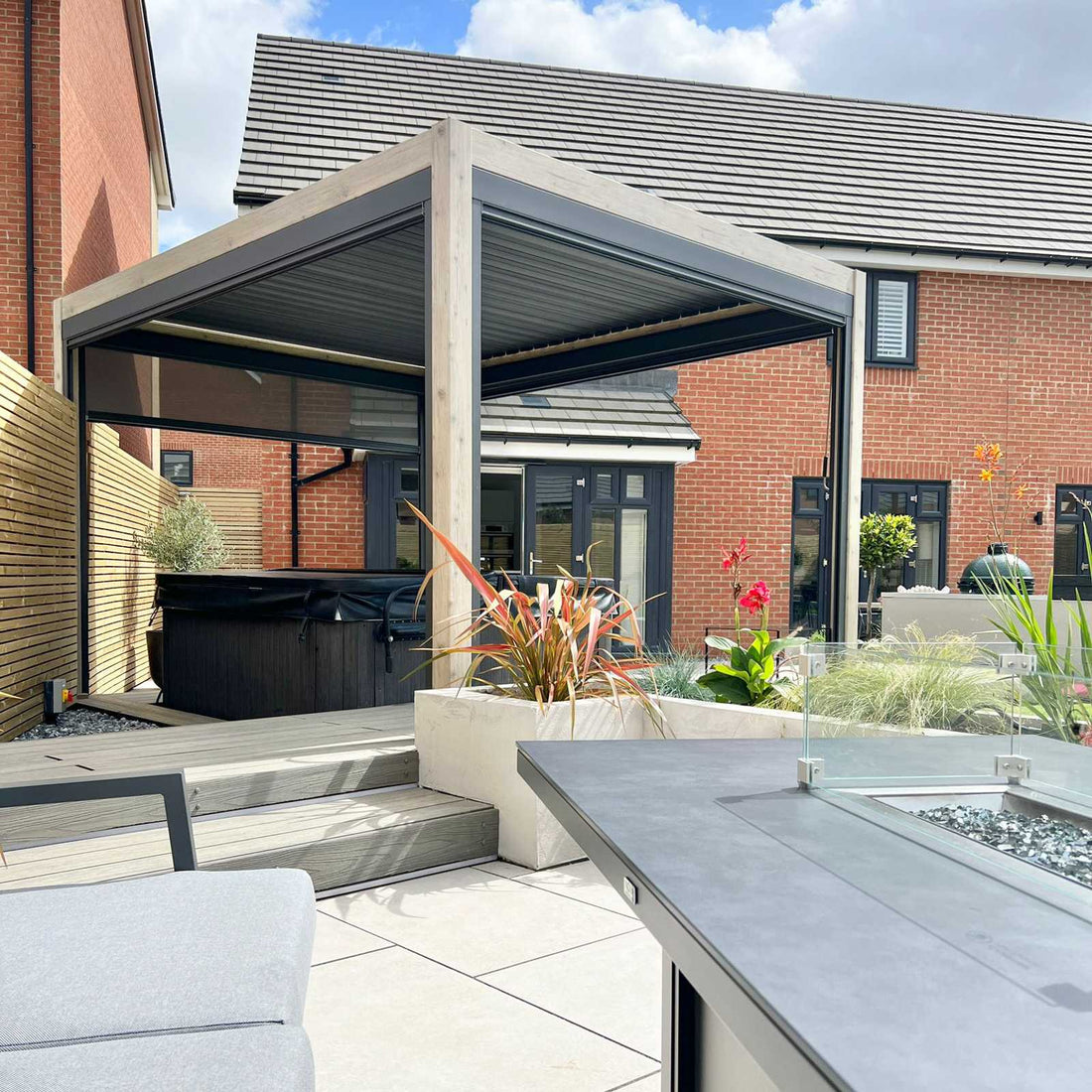 Exploring the Versatility of Aluminium Pergolas: Styles and Customisation