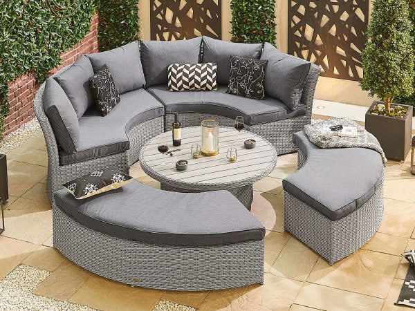 6 Ways to Decorate Your Rattan Furniture This Christmas