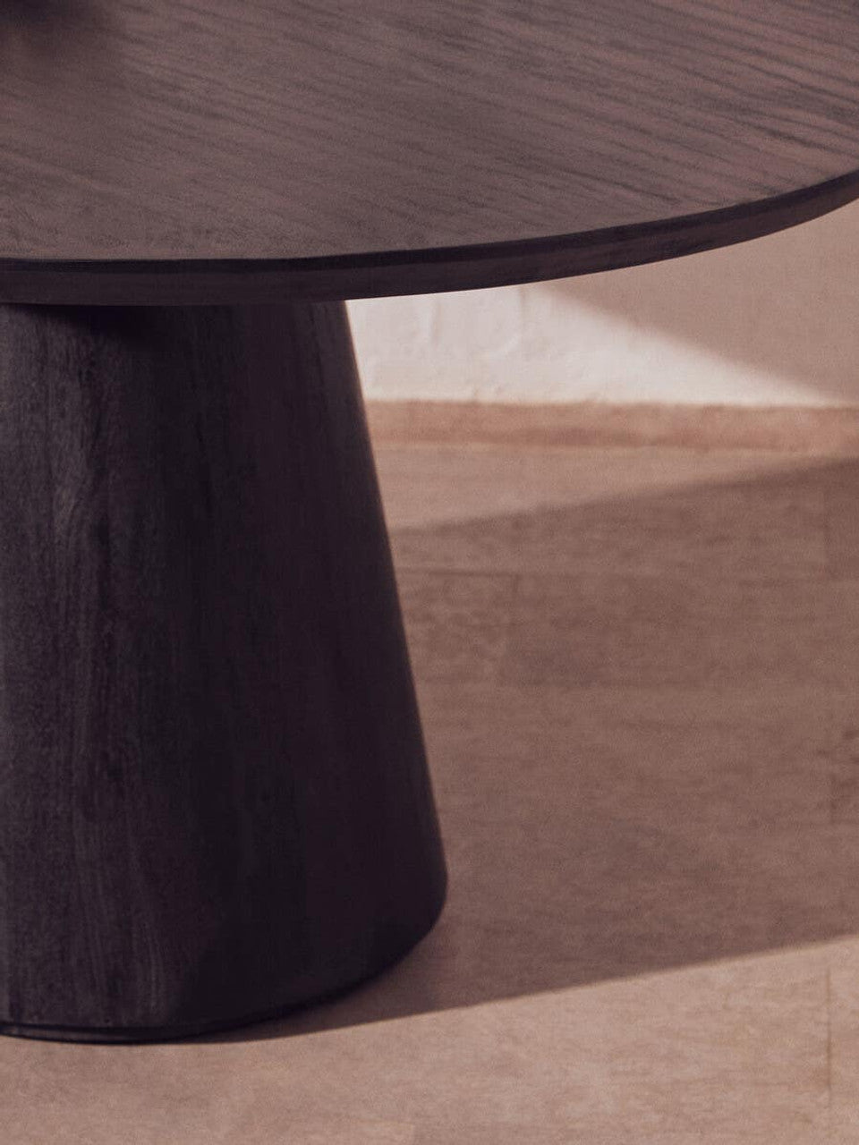 Mava Mango Wood Oval Dining Table in Black Finish
