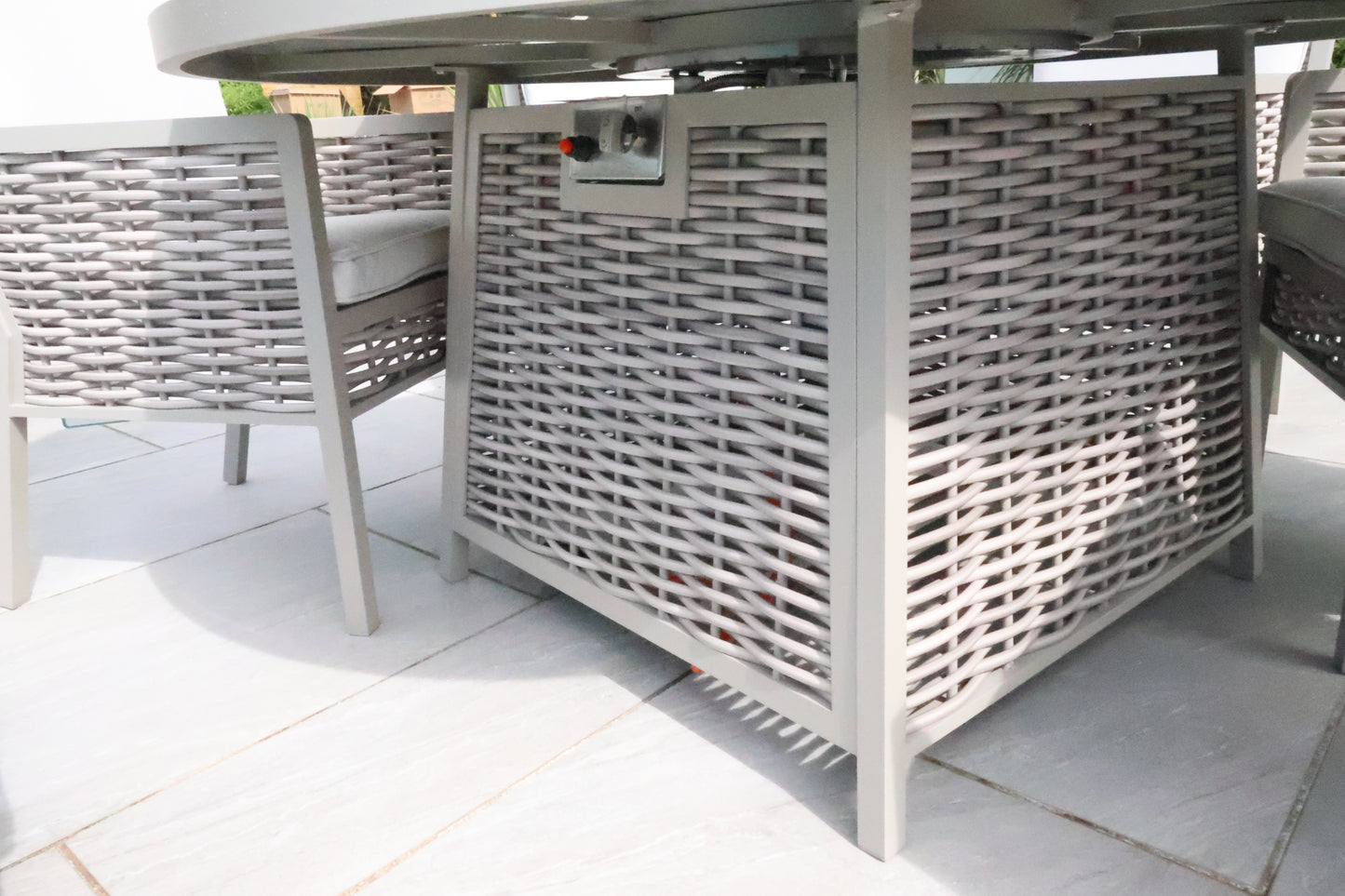 Chimes - Monaco Aluminium 6 Seat Round Dining Set - 1.5 Meter Round Table With Firepit - Rope Weave - Cream