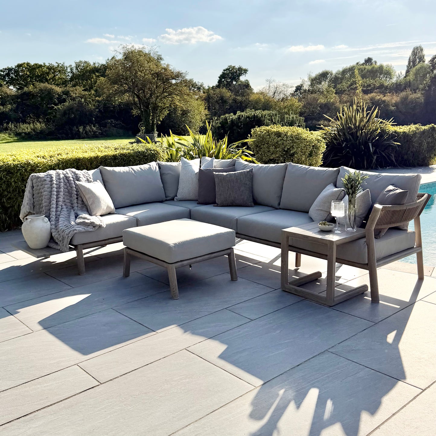 Nova - Eleanor Left Hand Platform Corner Sofa Set