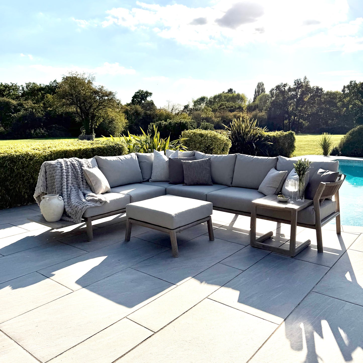 Nova - Eleanor Left Hand Platform Corner Sofa Set