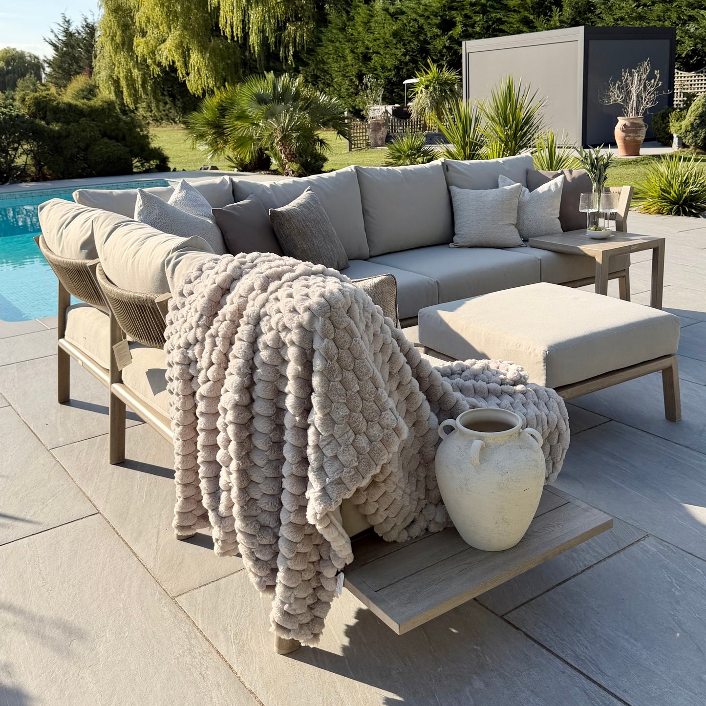 Nova - Eleanor Left Hand Platform Corner Sofa Set