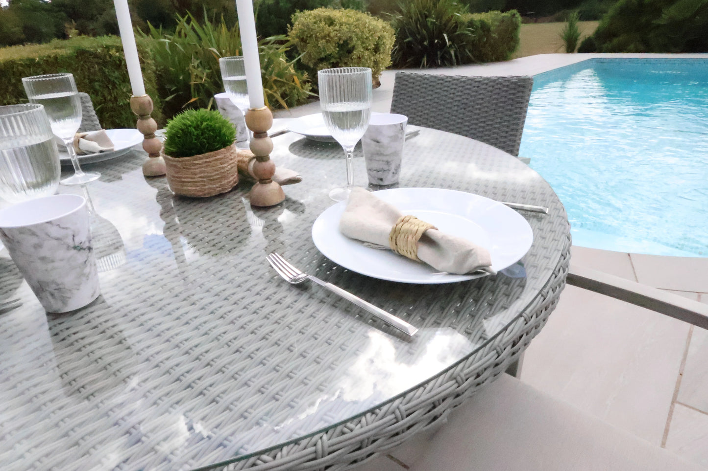 Nova - Griffin 4 Seat Round Dining Set - Light Grey - LOW STOCK