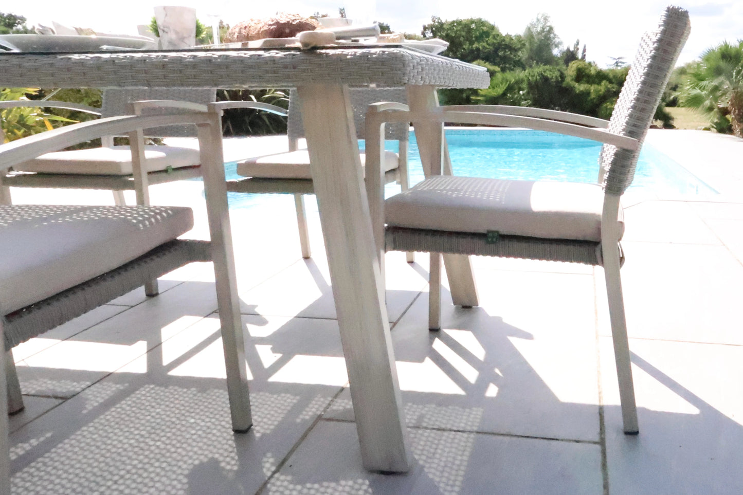 Nova - Griffin 6 Seat Rectangular Dining Set - Light Grey