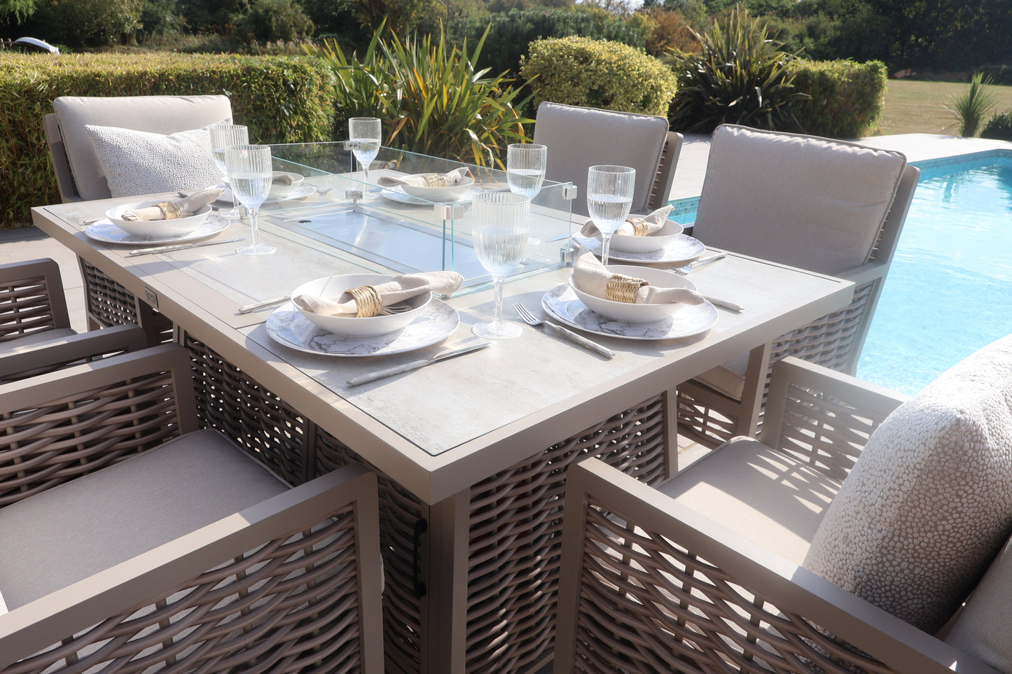 Chimes - Monaco Aluminium 6 Seat Rectangular Dining Set - 1 Meter x 1.5 Meter Table With Firepit - Rope Weave - Cream