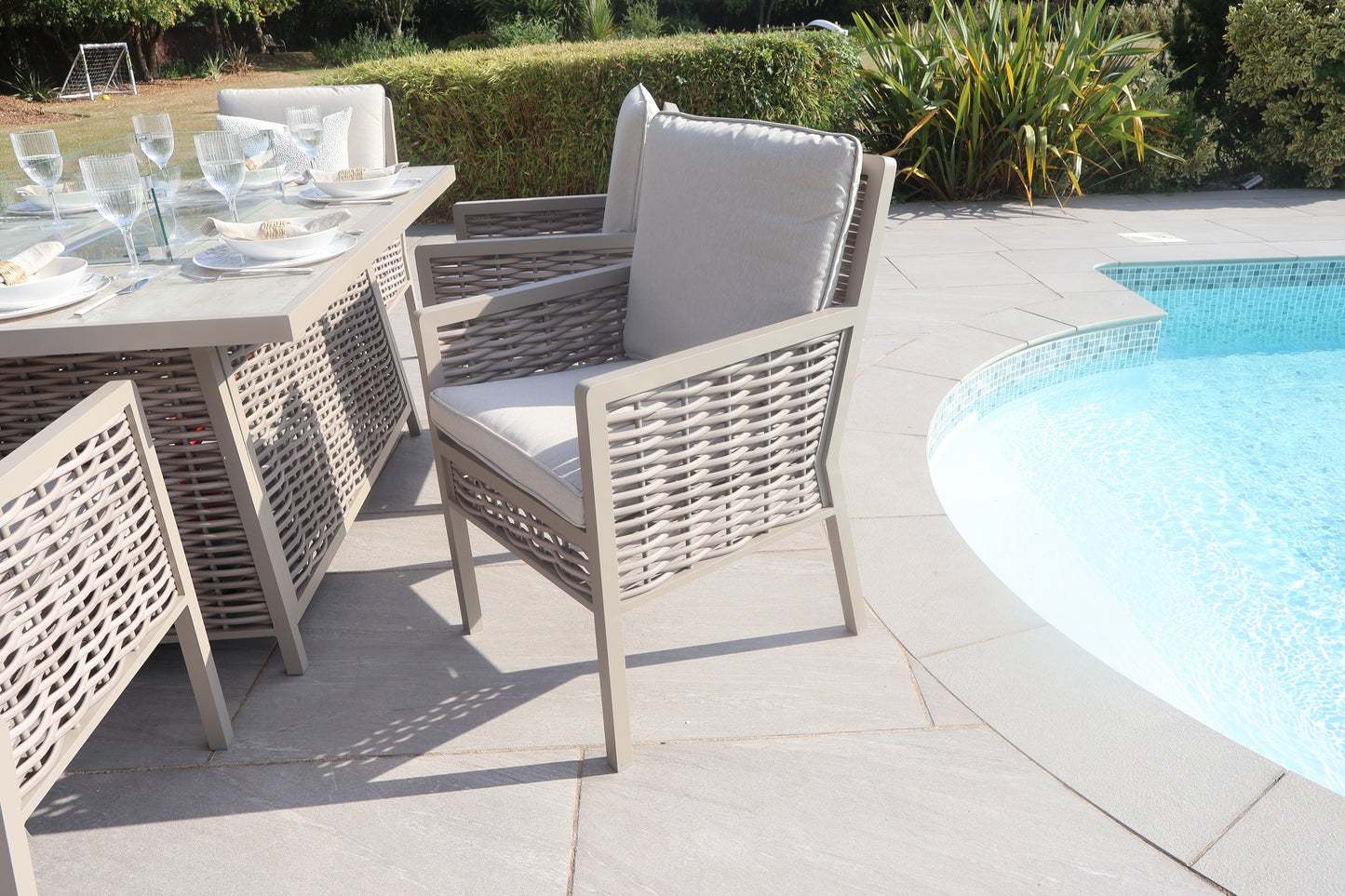 Chimes - Monaco Aluminium 6 Seat Rectangular Dining Set - 1 Meter x 1.5 Meter Table With Firepit - Rope Weave - Cream