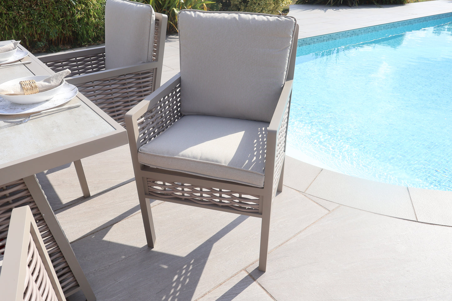 Chimes - Monaco Aluminium 6 Seat Rectangular Dining Set - 1 Meter x 1.5 Meter Table With Firepit - Rope Weave - Cream