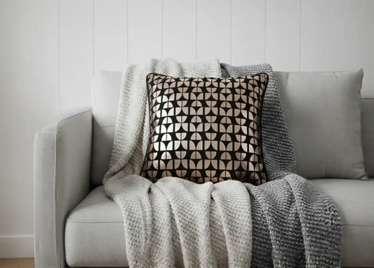 Chimes-Paul Moneypenny Dominatrix Black 45 x 45