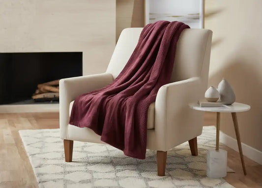 Chimes Cosy Aubergine Throw